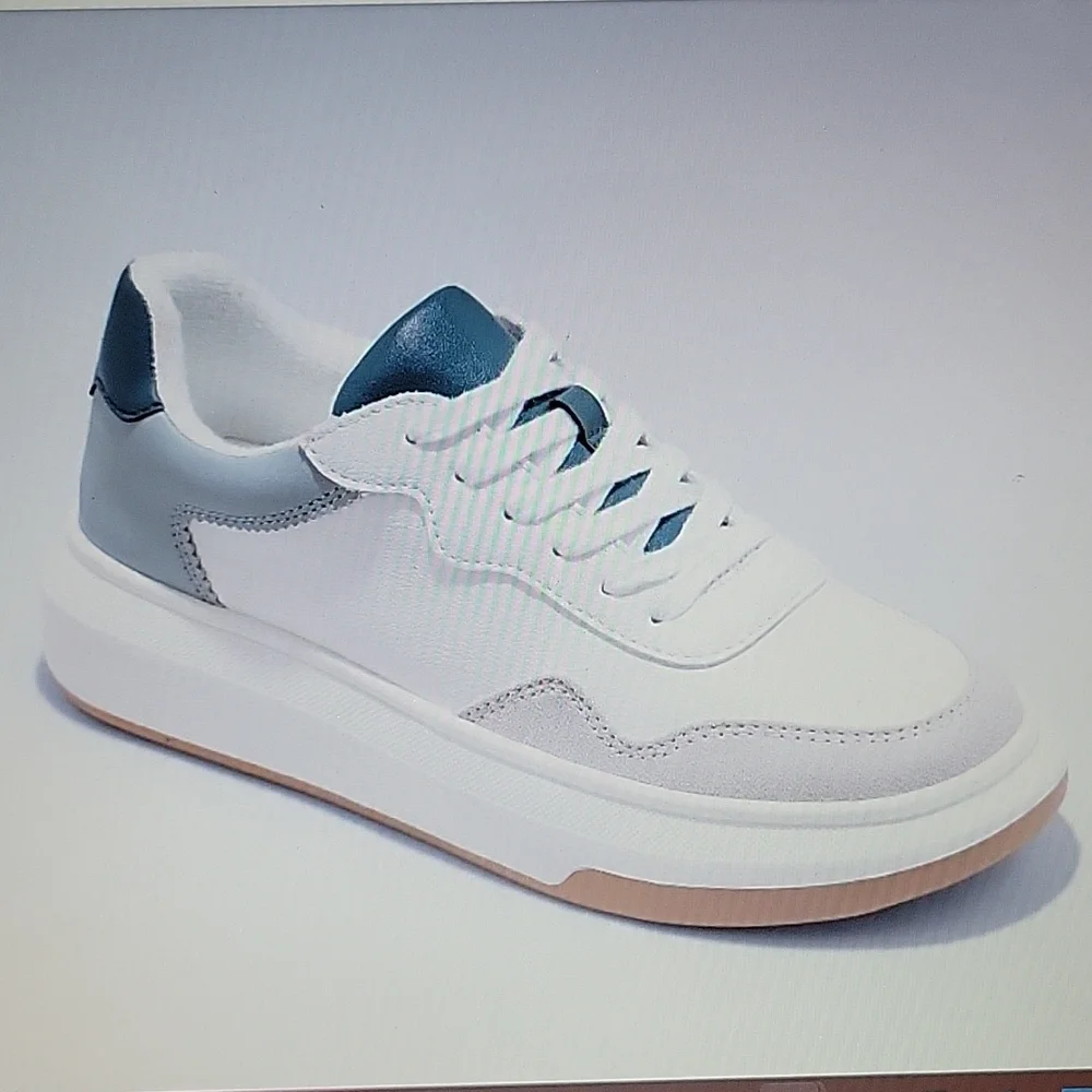 Universal Thread Flora lace up trendy sneakers white blue tan memory foam 8 New - Picture 1 of 6